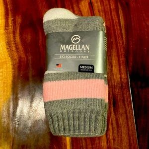 Women’s Magellan Outdoors Ski Socks Size 9